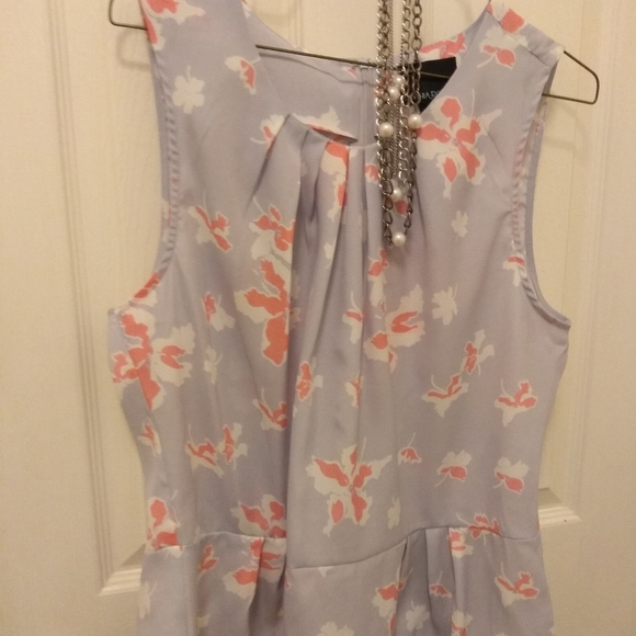 Floral Peplum Top - Picture 2 of 4